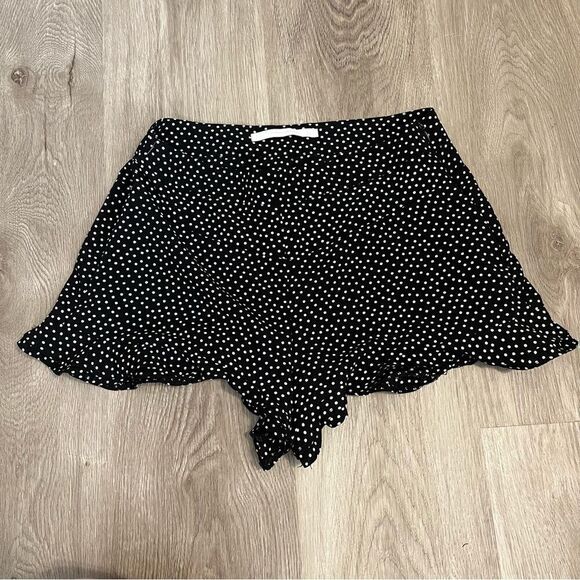 Women's Zara Black & White Polka Dot Print Ruffle Shorts - Picture 2 of 8